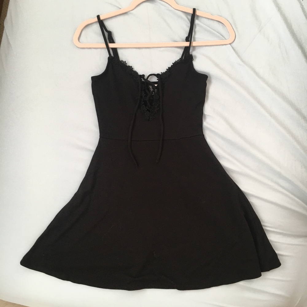 LITTLE BLACK DRESS
